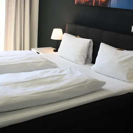 Hotel Adler & Eventlocation Gmbh Itzehoe Eksteriør billede
