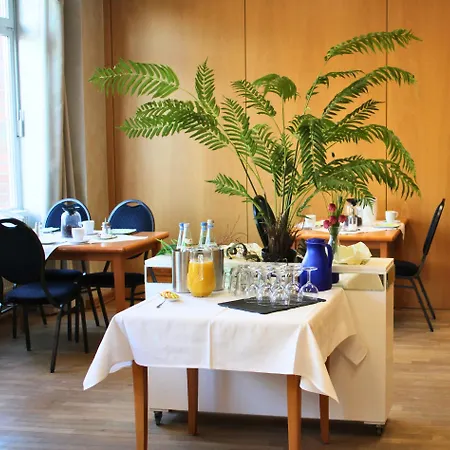 Hotel Adler & Eventlocation Gmbh Itzehoe Eksteriør billede